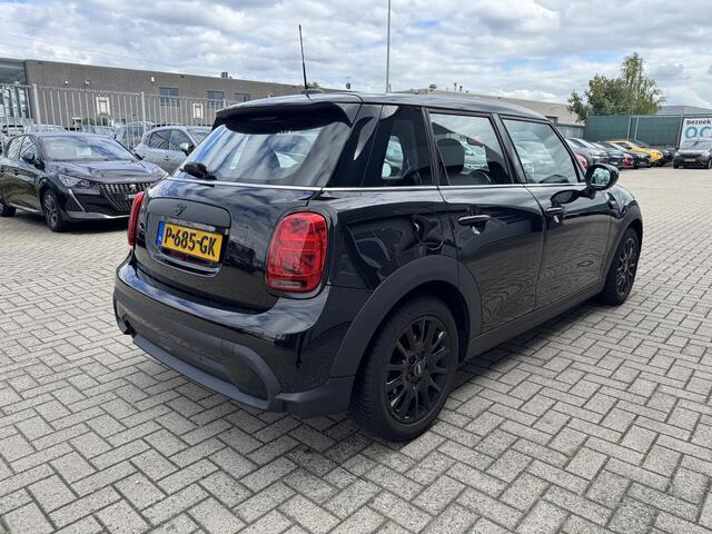 Mini ONE 5-Deurs 1.5 Business Edition | Navigatie | Carplay | Leer/stof bekleding