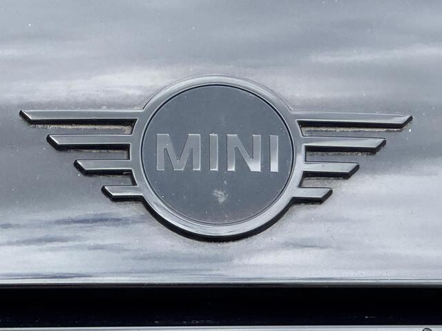 Mini ONE 5-Deurs 1.5 Business Edition | Navigatie | Carplay | Leer/stof bekleding