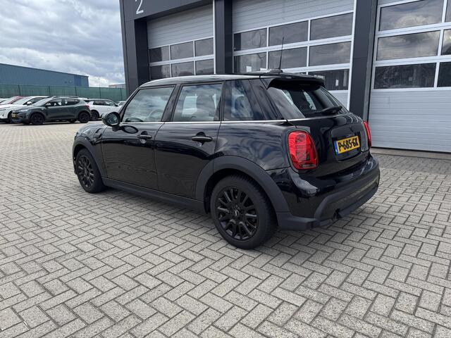 Mini ONE 5-Deurs 1.5 Business Edition | Navigatie | Carplay | Leer/stof bekleding