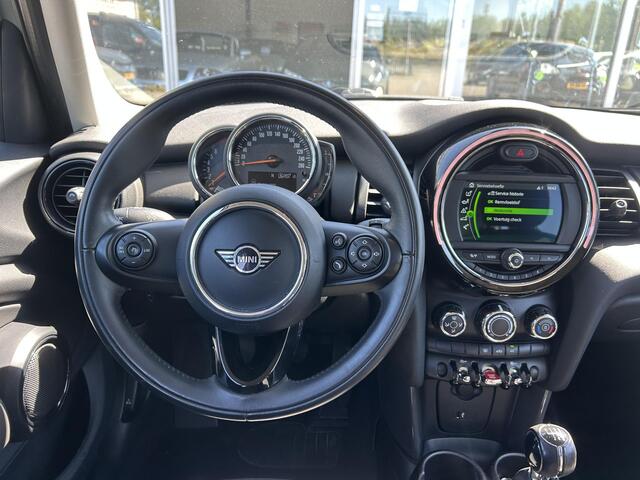 Mini ONE 5-Deurs 1.5 Business Edition CarPlay/Cruise control/Airco/pdc/Navigatie/Nieuwstaat/100% dealer onderhouden