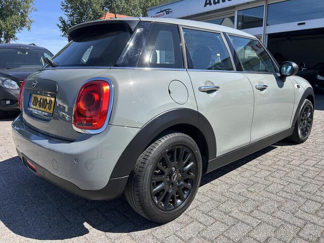 Mini ONE 5-Deurs 1.5 Business Edition CarPlay/Cruise control/Airco/pdc/Navigatie/Nieuwstaat/100% dealer onderhouden