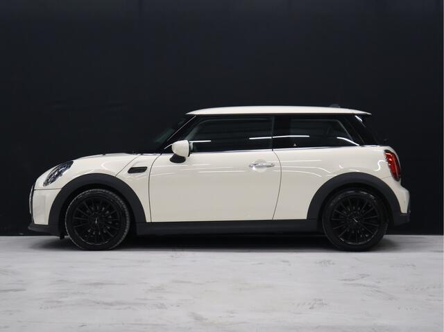 Mini ONE 3-Deurs 1.5 Business Edition [APPLE CARPLAY, JCW VELG, PARKEERSENSOR, SPORTSTOELEN, CRUISE CONTROL, NIEUWSTAAT]