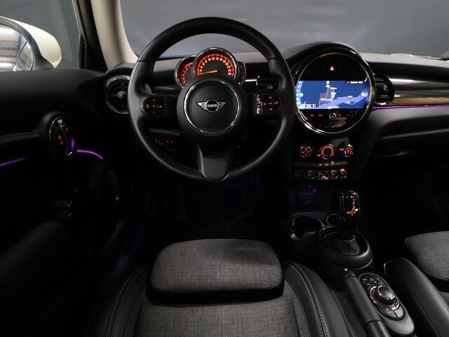 Mini ONE 3-Deurs 1.5 Business Edition [APPLE CARPLAY, JCW VELG, PARKEERSENSOR, SPORTSTOELEN, CRUISE CONTROL, NIEUWSTAAT]