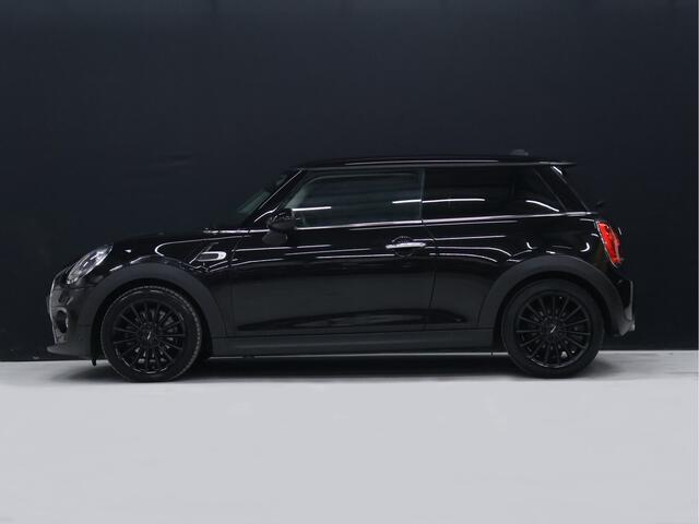 Mini ONE 3-Deurs 1.5 Salt [APPLE CARPLAY, CRUISE CONTROL, SPORT STUUR LEDER, NAVIGATIE, AIRCO, START STOP SYSTEEM, MIDNIGHTBLACK METAAL LAK, ALARMKLASSE 3, NIEUWSTAAT]