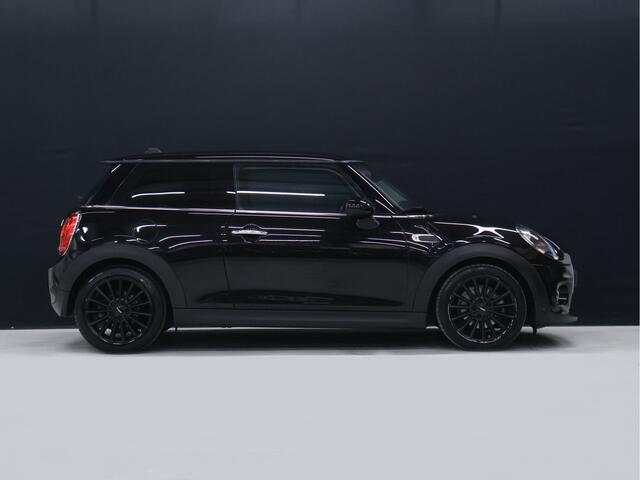 Mini ONE 3-Deurs 1.5 Salt [APPLE CARPLAY, CRUISE CONTROL, SPORT STUUR LEDER, NAVIGATIE, AIRCO, START STOP SYSTEEM, MIDNIGHTBLACK METAAL LAK, ALARMKLASSE 3, NIEUWSTAAT]