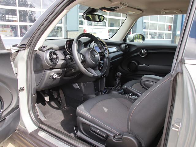Mini ONE 3-Deurs 1.5 Essential Stoelvw, Camera, Carplay, Matrix FULL LED Zomeractie!