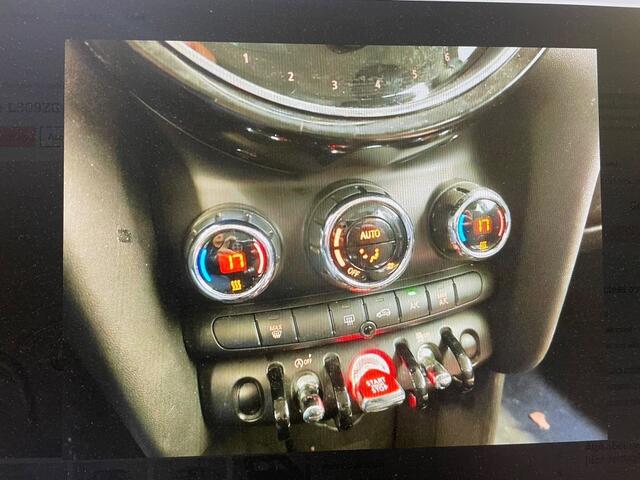 Mini ONE 5-Deurs 1.5 Essential NAVI / PDC / CLIMA / CRUISE / LMV
