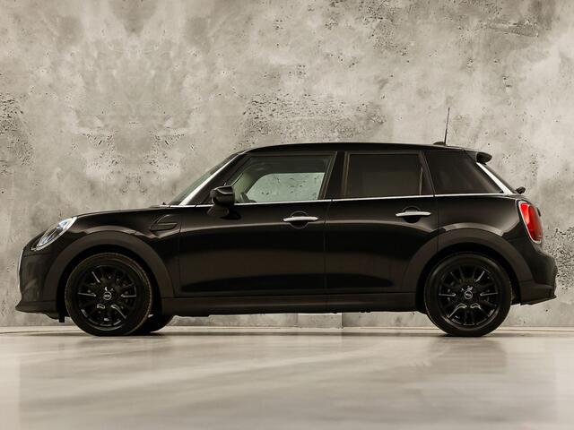 Mini ONE 1.5 Essential (VIRTUAL COCKPIT, BLACK PACK, APPLE CARPLAY, GROOT NAVI, UNION JACK ACHTERLICHTEN, SPORTSTOELEN, GETINT GLAS, CRUISE, LED KOPLAMPEN, NIEUWSTAAT) – foto 2