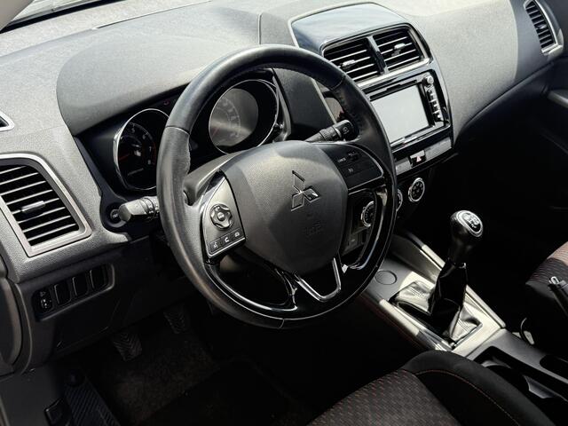 Mitsubishi ASX 1.6 Cleartec Connect Pro / Trekhaak 1.200 KG Trekgewicht / Lichtmetalen Velgen / Navigatie / Cruise Control / Privacy Glass / Achteruitrijcamera / Parkeersensoren / Apple CarPlay & Android Auto /