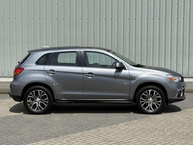 Mitsubishi ASX 1.6 Cleartec Connect Pro / Trekhaak 1.200 KG Trekgewicht / Lichtmetalen Velgen / Navigatie / Cruise Control / Privacy Glass / Achteruitrijcamera / Parkeersensoren / Apple CarPlay & Android Auto /