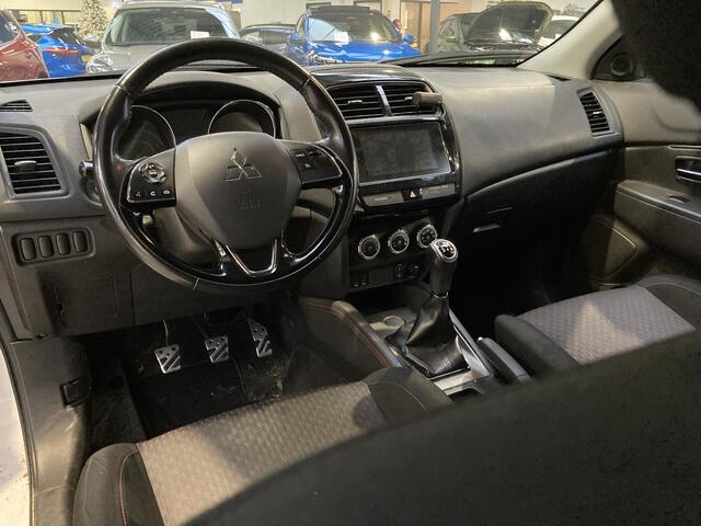 Mitsubishi ASX 1.6 Cleartec 117 pk Connect Pro | Trekhaak | Camera | 18" | Apple Carplay | 4 seiz. banden | Xenon | Keyless entry