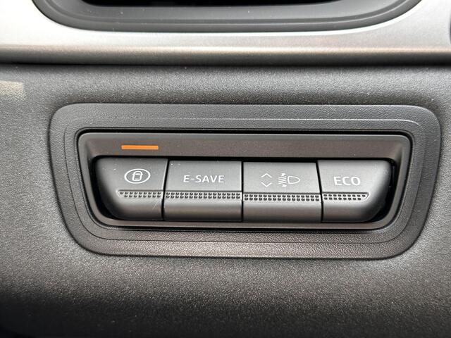 Mitsubishi ASX 1.8 HEV AT Intense / ¤ 3.000,- Voordeel op de nieuwprijs! / 8 Jaar Fabrieksgarantie / Achteruitrijcamera / Navigatie via Apple Carplay & Android Auto / Keyless Entry & Start / Verwarmde Voorstoelen / Cruise- en Climate Control /