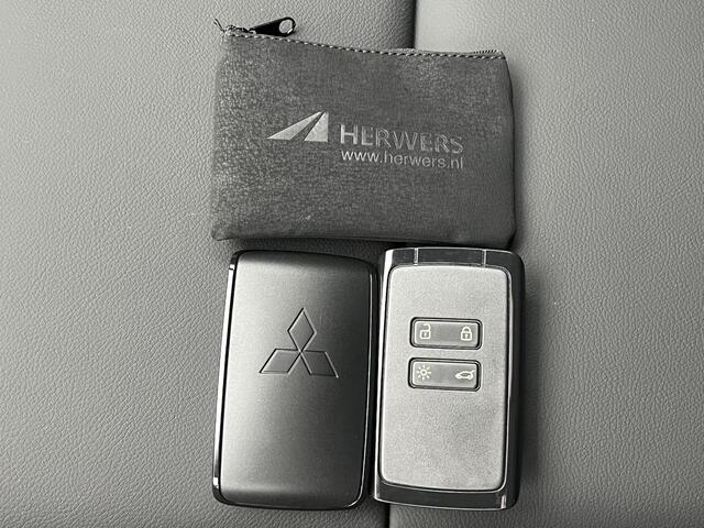 Mitsubishi ASX 1.8 HEV AT Instyle / ¤3.000,- Voordeel Op de Nieuwprijs / Elektrisch Glazen- Schuif- en Kanteldak / Google Assistent / Stuurwiel- en Stoelverwarming voor / Adaptieve Cruise Control / Verwarmde Voorruit / Climate Control / Keyless Entry & Start / Elektrisc