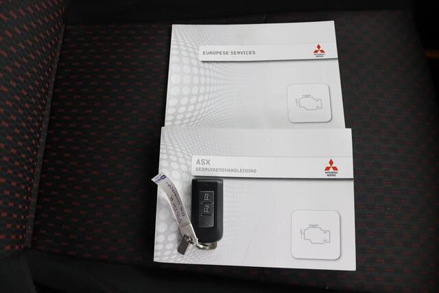 Mitsubishi ASX 1.6 Cleartec Connect Pro LET OP Auto wordt geleverd op orgineel 18inch lichtmetalen velg