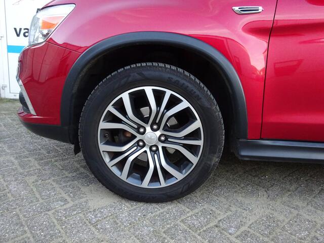 Mitsubishi ASX 1.6 CARPLAY TREKHAAK ALL SEASONBANDEN 1.200 KG TREKKEN