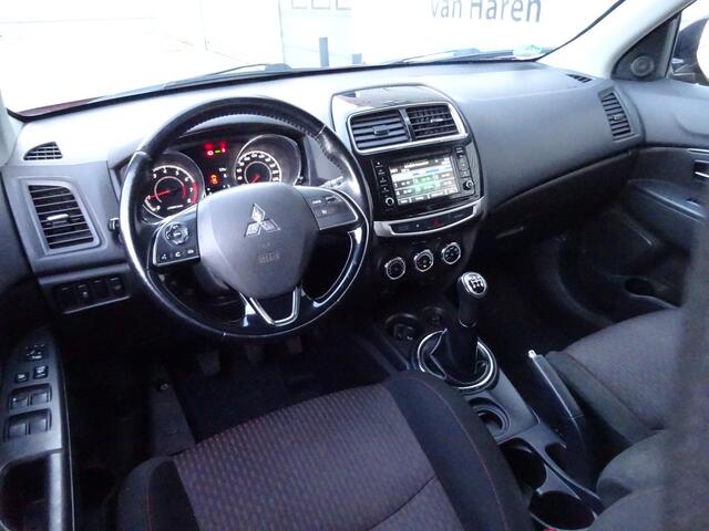 Mitsubishi ASX 1.6 CARPLAY TREKHAAK ALL SEASONBANDEN 1.200 KG TREKKEN