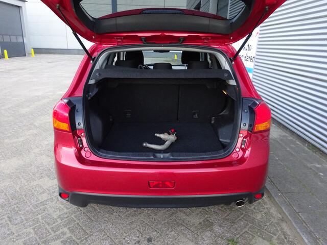 Mitsubishi ASX 1.6 CARPLAY TREKHAAK ALL SEASONBANDEN 1.200 KG TREKKEN