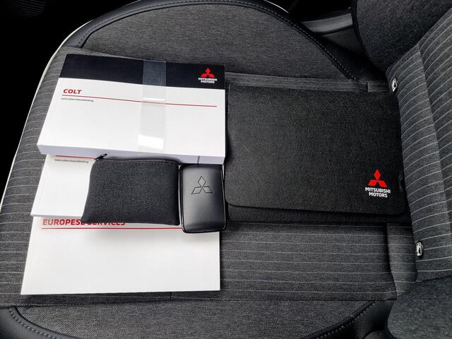 Mitsubishi COLT 1.6 HEV Intense+ Automaat / Navigatie / Camera / Dodehoekdetectie / Stoelverwarming / Stuurverwarming