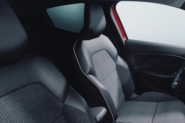 Mitsubishi COLT Intense+ | Achteruitrijcamera | Adaptive Cruise Control (ACC) | Automatisch dimmende binnenspiegel