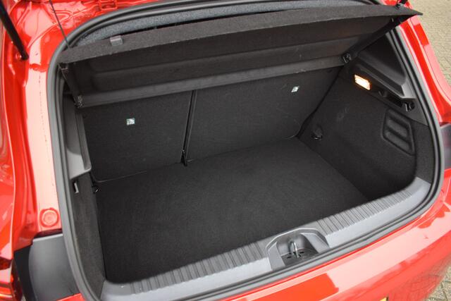 Mitsubishi COLT 1.6 HEV Intense+ | Climate Control | Cruise Control | SmartLink-Navigatie | Camera | Trekhaak | 8Jr. Garantie