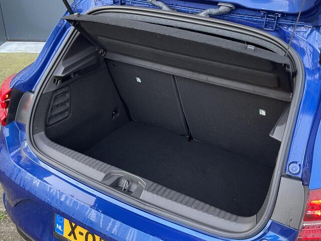 Mitsubishi COLT 1.6 HEV First Edition - Navigatie - LED koplampen - Stoelverwarming