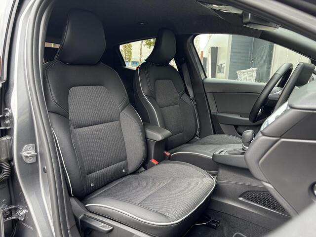 Mitsubishi COLT 1.6 HEV Instyle NL-Auto, Meest Luxe Uitvoering!