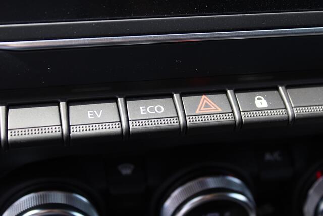 Mitsubishi COLT 1.6 HEV Intense / ¤3600,- Voordeel Op Nieuwprijs / Rijklaarprijs / Direct Leverbaar / 8 Jaar Fabrieksgarantie /