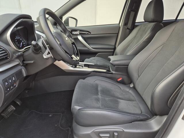 Mitsubishi ECLIPSE Cross 2.4 PHEV Executive / Adaptieve Cruise Control / 1500kg Trekgewicht / Stuur- en Stoelverwarming / Stand kachel / Apple Carplay Android Auto / Lichtmetalen wielen 18" /
