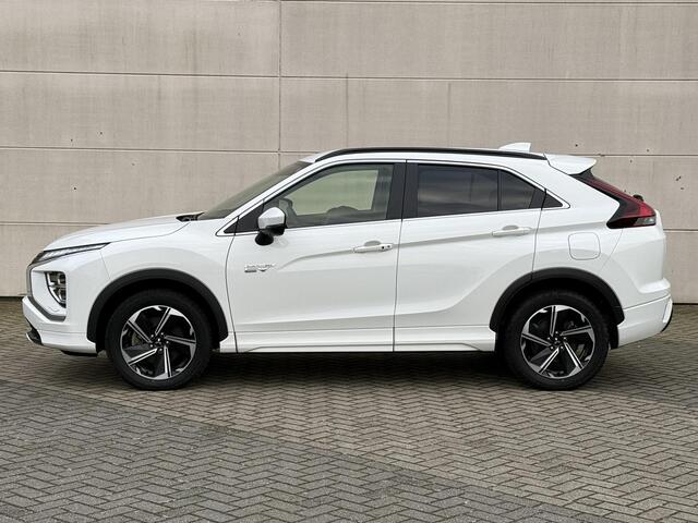 Mitsubishi ECLIPSE Cross 2.4 PHEV Executive S-AWC 4WD Automaat / Adaptieve Cruise Control / 1500kg Trekgewicht / Stoel/Stuurverwarming / Adaptive Cruise Control / Keyless / Full LED /
