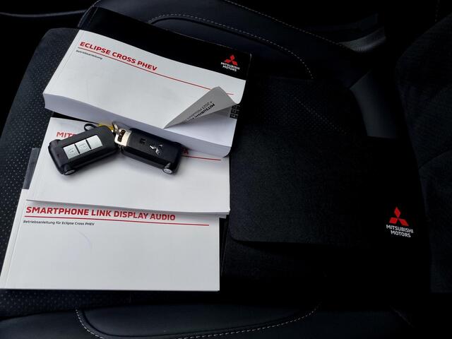 Mitsubishi ECLIPSE Cross 2.4 PHEV Executive S-AWC 4WD Automaat / 1500KG Trekgewicht / Adaptieve Cruise Control / Navigatie / Camera /