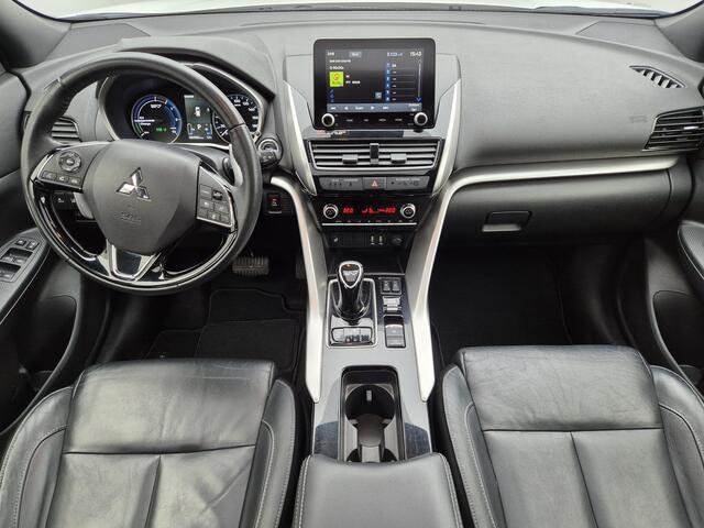 Mitsubishi ECLIPSE Cross 2.4 PHEV Prestige Automaat / Plug-in / Trekgewicht 1500 kg / Apple Carplay Android Auto / Adaptief cruise control / Glazen schuif- en kanteldak / Stuur-, Stoel en Achterbankverwarming /