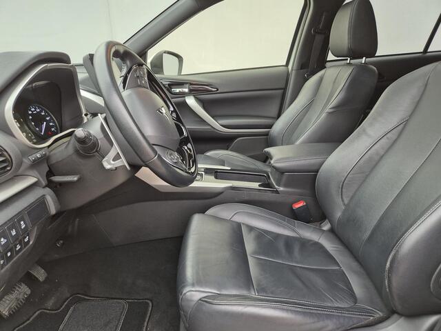 Mitsubishi ECLIPSE Cross 2.4 PHEV Prestige Automaat / Plug-in / Trekgewicht 1500 kg / Apple Carplay Android Auto / Adaptief cruise control / Glazen schuif- en kanteldak / Stuur-, Stoel en Achterbankverwarming /