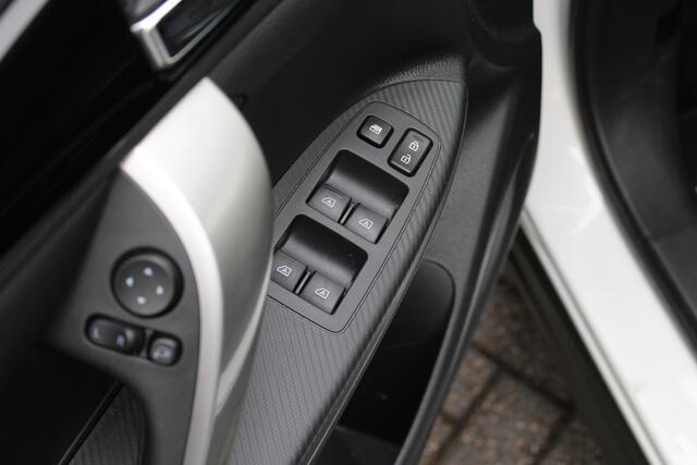 Mitsubishi ECLIPSE Cross 2.4 PHEV Executive Cruise/Climate control, Trekhaak, Navigatie, Apple Carplay/Android auto, Camera,