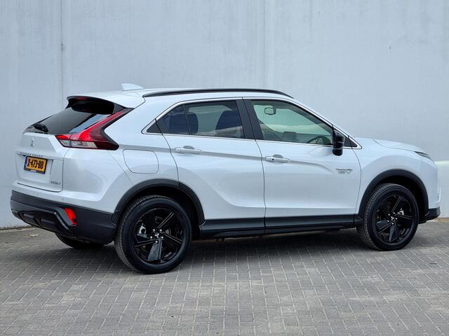 Mitsubishi ECLIPSE Cross 2.4 PHEV Black Edition S-AWC 4WD Automaat / Origineel NL / 1500KG Trekgewicht / Rondomzicht Camera / Stuur- en Stoelverwarming voor en achter / Navigatie full map / Cruise Control Adaptief