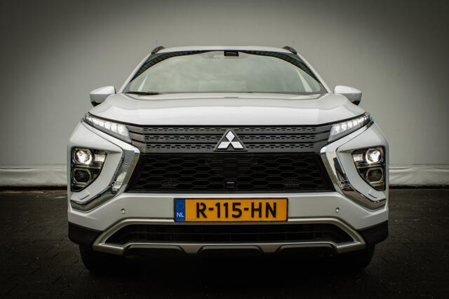 Mitsubishi ECLIPSE Cross 2.4 PHEV Intense+ Trekhaak/ Half leer/ Navigatie/ Camera/ Carplay/ Stoelverwarming