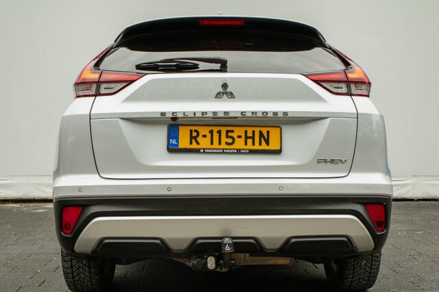 Mitsubishi ECLIPSE Cross 2.4 PHEV Intense+ Trekhaak/ Half leer/ Navigatie/ Camera/ Carplay/ Stoelverwarming