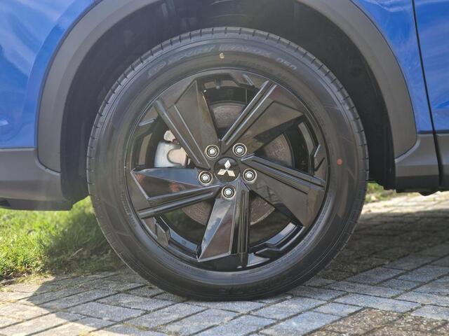 Mitsubishi ECLIPSE Cross 2.4 PHEV Black edition DEMO