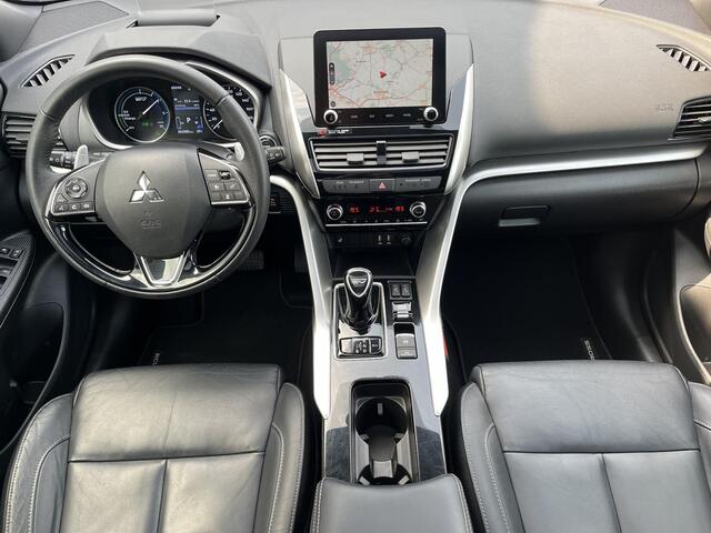 Mitsubishi ECLIPSE Cross 2.4 PHEV Instyle Automaat / Trekhaak (Trekgewicht 1.500kg) / Elektrisch Glazen Schuif- en Kanteldak / Head-Up Display / 360° Camera / Stuur- en Stoelverwarming voor en achter / Apple Carplay & Android Auto / Adaptieve Cruise Control / Keyless Entry 
