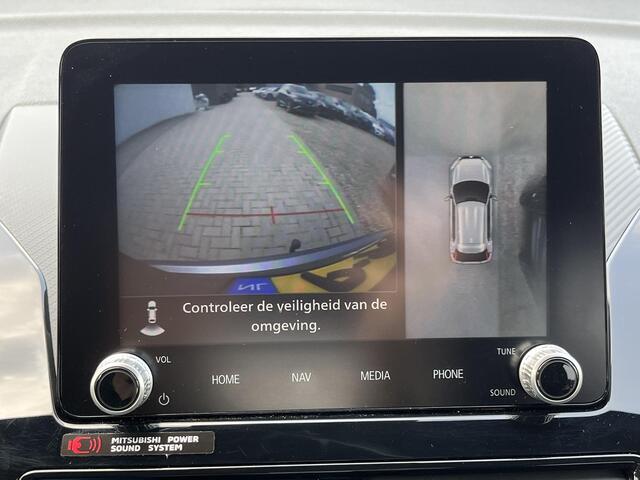 Mitsubishi ECLIPSE Cross 2.4 PHEV Instyle Automaat / Trekhaak (Trekgewicht 1.500kg) / Elektrisch Glazen Schuif- en Kanteldak / Head-Up Display / 360° Camera / Stuur- en Stoelverwarming voor en achter / Apple Carplay & Android Auto / Adaptieve Cruise Control / Keyless Entry 