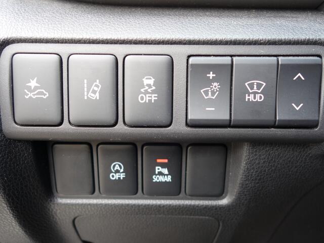 Mitsubishi ECLIPSE Cross 1.5 CVT First Edition | trekhaak | all-season banden