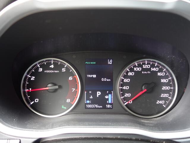 Mitsubishi ECLIPSE Cross 1.5 CVT First Edition | trekhaak | all-season banden
