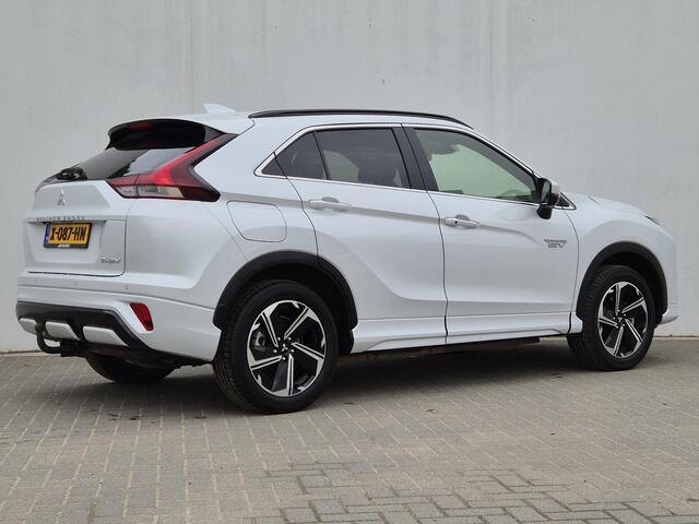 Mitsubishi ECLIPSE Cross 2.4 PHEV Business Executive Automaat / Afneembare Trekhaak / Trekgewicht 1500kg / Stuur- en Stoelverwarming / Apple Carplay Android Auto / Navigatie / Keyless Entry/Start /