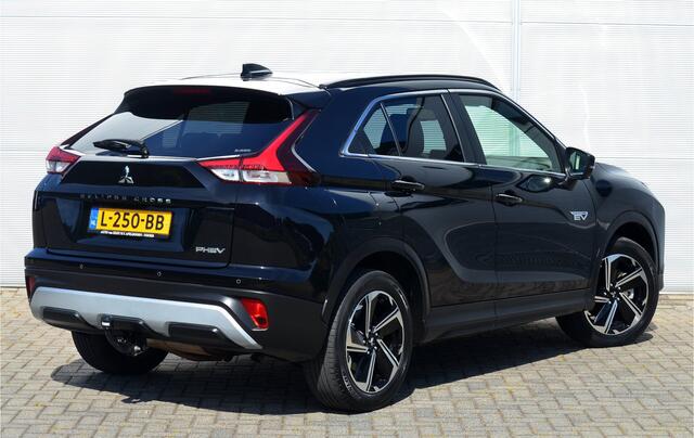 Mitsubishi ECLIPSE Cross PHEV 2.4 FIRST EDITION 4WD | PLUG IN HYBRID | ADAPTIEF CRUISE | TREKHAAK 1500KG | FABRIEKSGARANTIE TOT 09-04-2029* | ALL IN RIJKLAARPRIJS