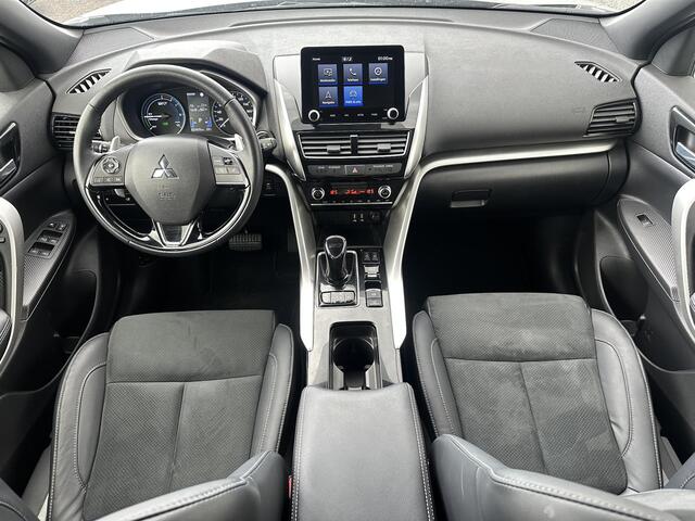 Mitsubishi ECLIPSE Cross 2.4 PHEV Instyle / Trekhaak / Stoelverwarming / Navigatie / Keyless Entry