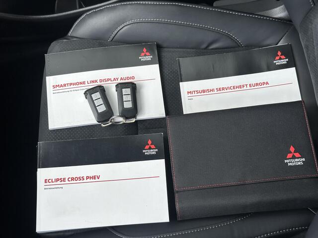 Mitsubishi ECLIPSE Cross 2.4 PHEV Instyle / Trekhaak / Stoelverwarming / Navigatie / Keyless Entry