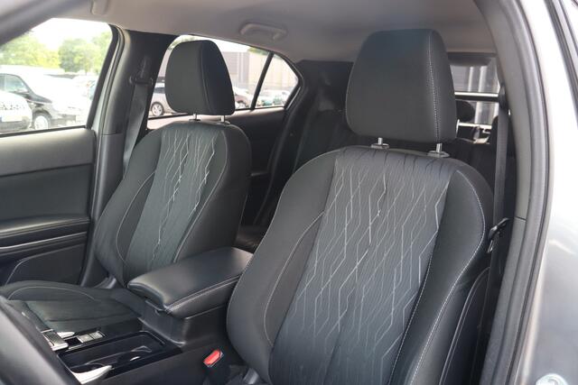 Mitsubishi ECLIPSE Cross 1.5 DI-T First Edition | Stoelverwarming | 360 Camera | Carplay | Climate Control | Dodehoeksensoren