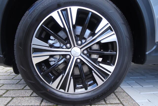 Mitsubishi ECLIPSE Cross 1.5 DI-T Instyle Pano, Leder, Trekh