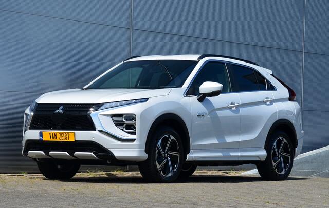 Mitsubishi ECLIPSE Cross PHEV 2.4 EXECUTIVE 4WD | PLUG IN HYBRID | ADAPTIEF CRUISE | ALL SEASON | TREKHAAK 1500KG | FABRIEKGARANTIE TOT 08-12-2030* | ALL IN RIJKLAARPRIJS