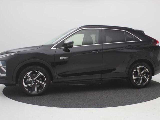 Mitsubishi ECLIPSE Cross 2.4 PHEV Intense / Navigatie middels Apple Carplay & Android Auto / Cruise Control / Airco Climat Control / NL Auto / 1ste Eigenaar / Historie aanwezig / 8 Jaar Fabrieks Garantie /