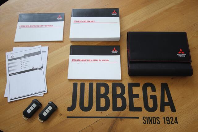 Mitsubishi ECLIPSE Cross 2.4 PHEV Instyle Black Carbon LTD Edition Pano, Leder, 360 graden camera